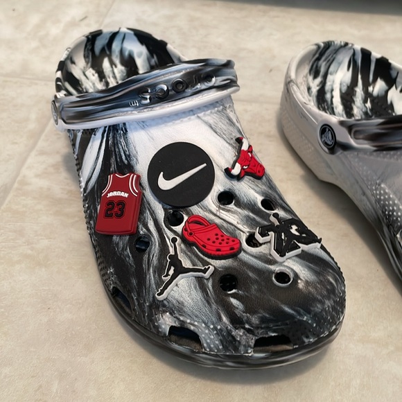 Crocs Classic Clog men’s size 9 - Picture 2 of 16